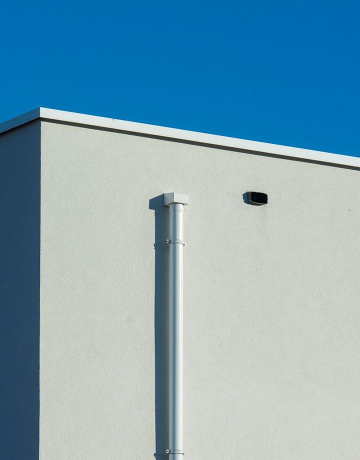Vented aluminum soffit system installation in Tampa Bay